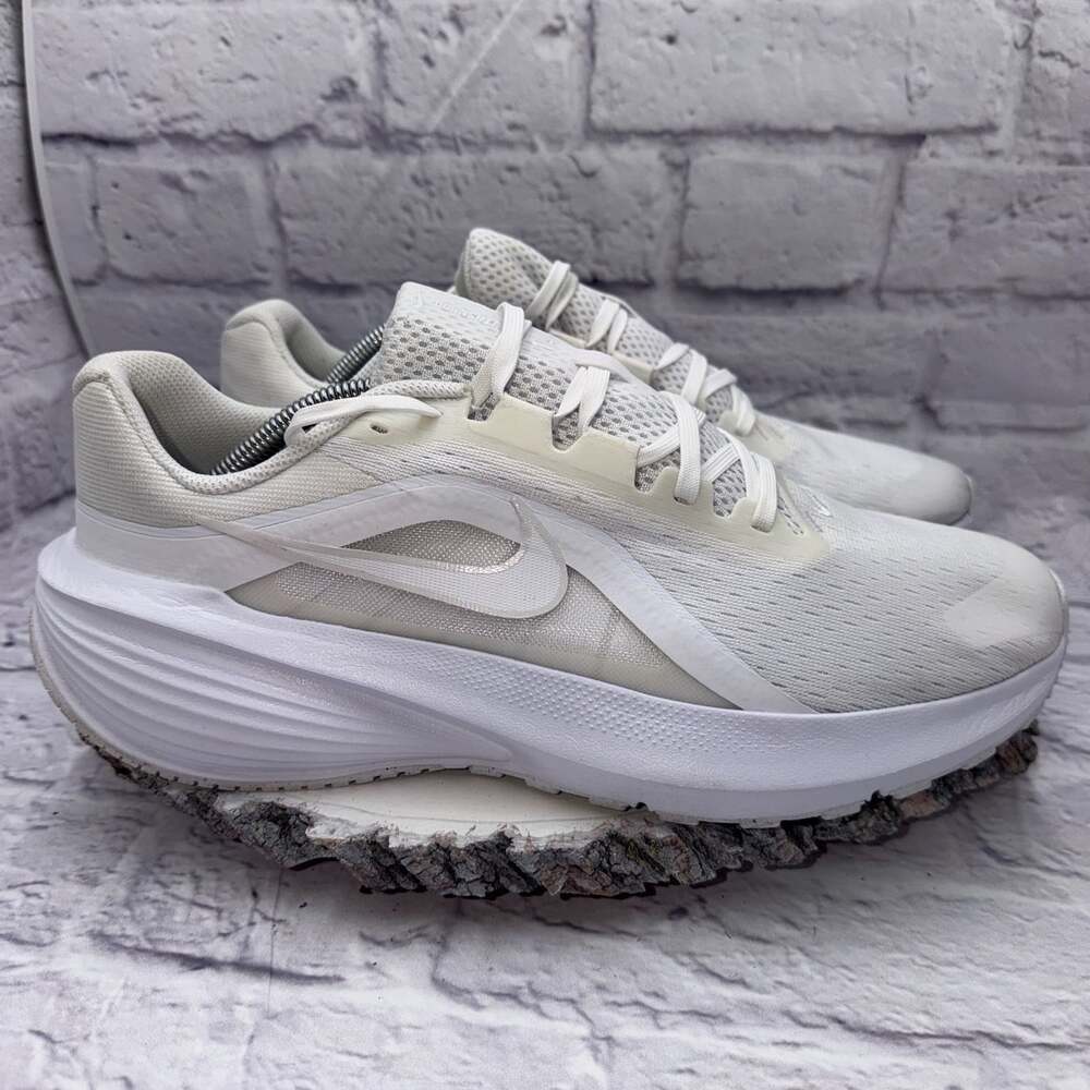Nike Downshifter 14 Men’s Size 11.5 Running Shoes White IB1895-104 EUC - Picture 3 of 12